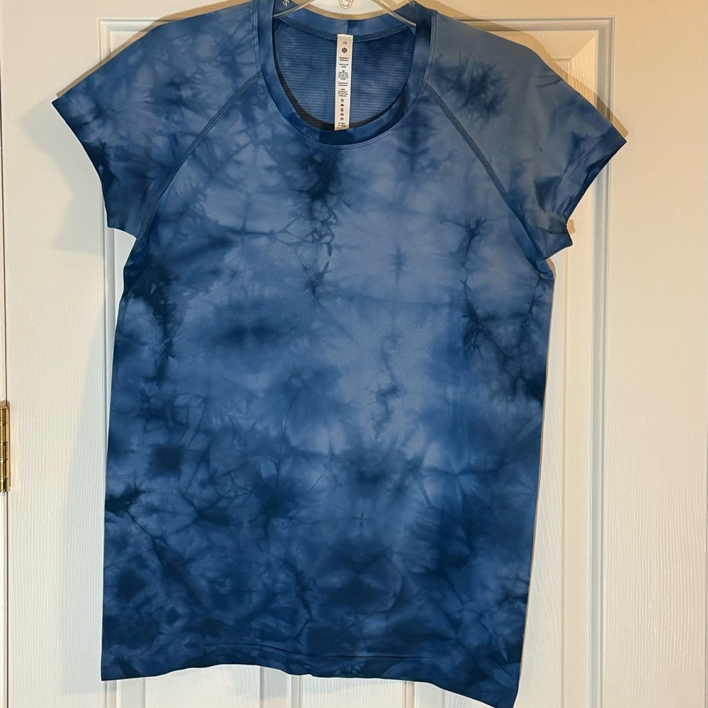 lululemon athletica Blue Tie-Dye Short Sleeve Tee